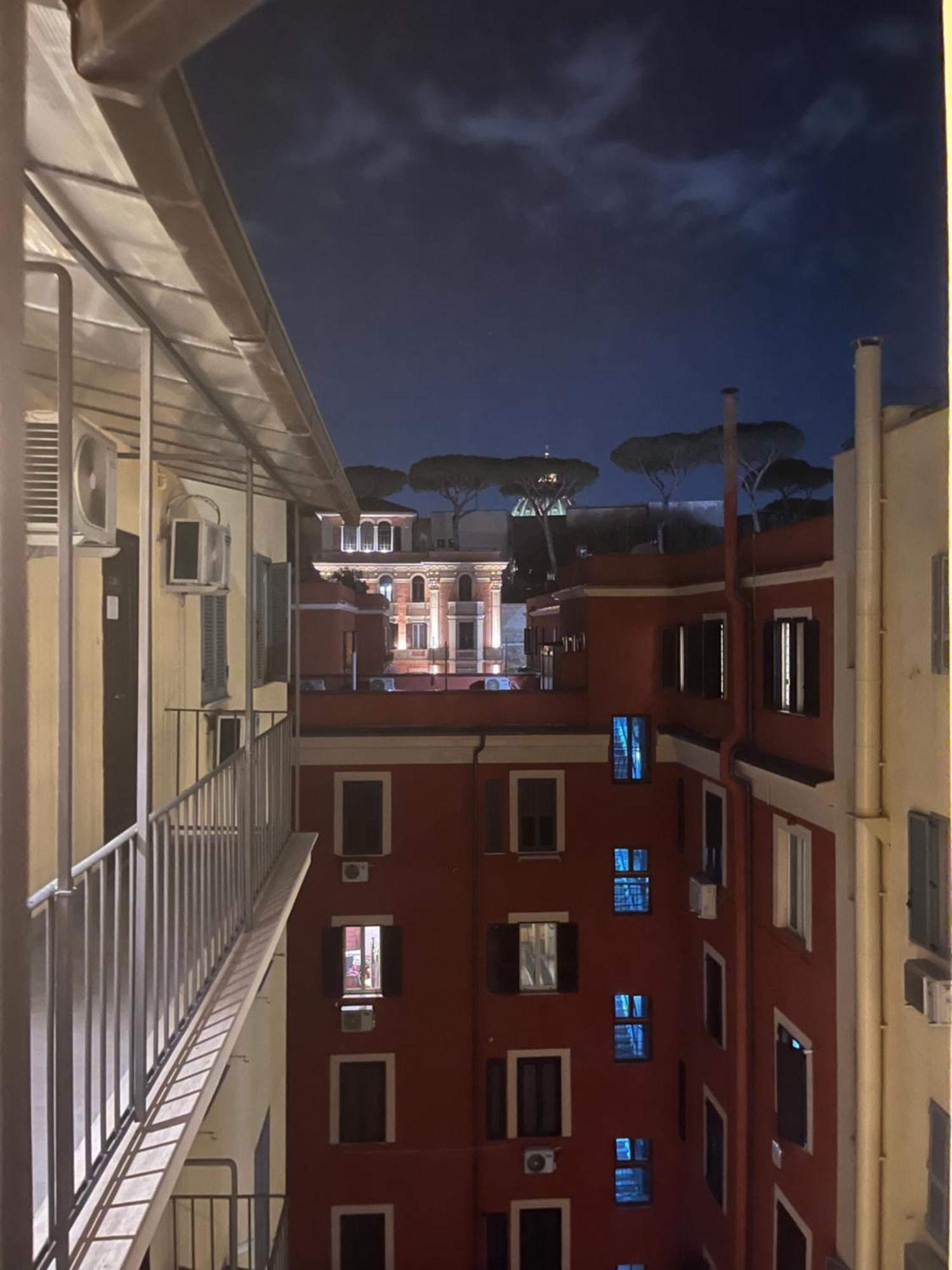 House Candia 111 - Vatican Museum Apartment Рим Экстерьер фото
