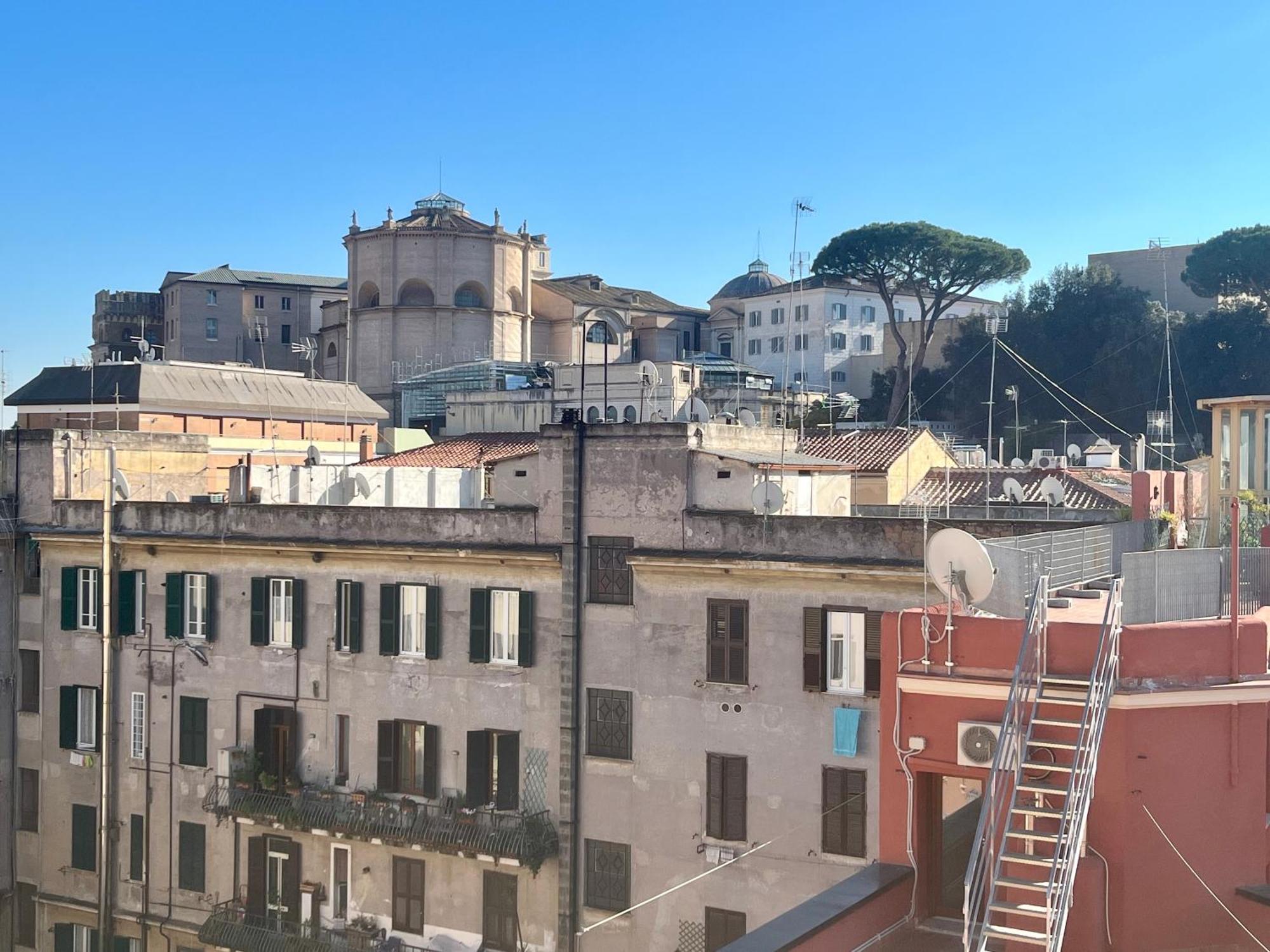 House Candia 111 - Vatican Museum Apartment Рим Экстерьер фото